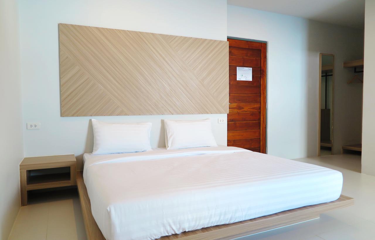 Phuket Marine Poshtel - Sha Plus Chalong Exteriör bild
