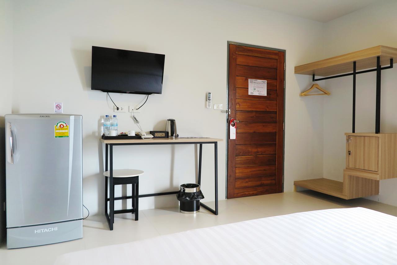 Phuket Marine Poshtel - Sha Plus Chalong Exteriör bild