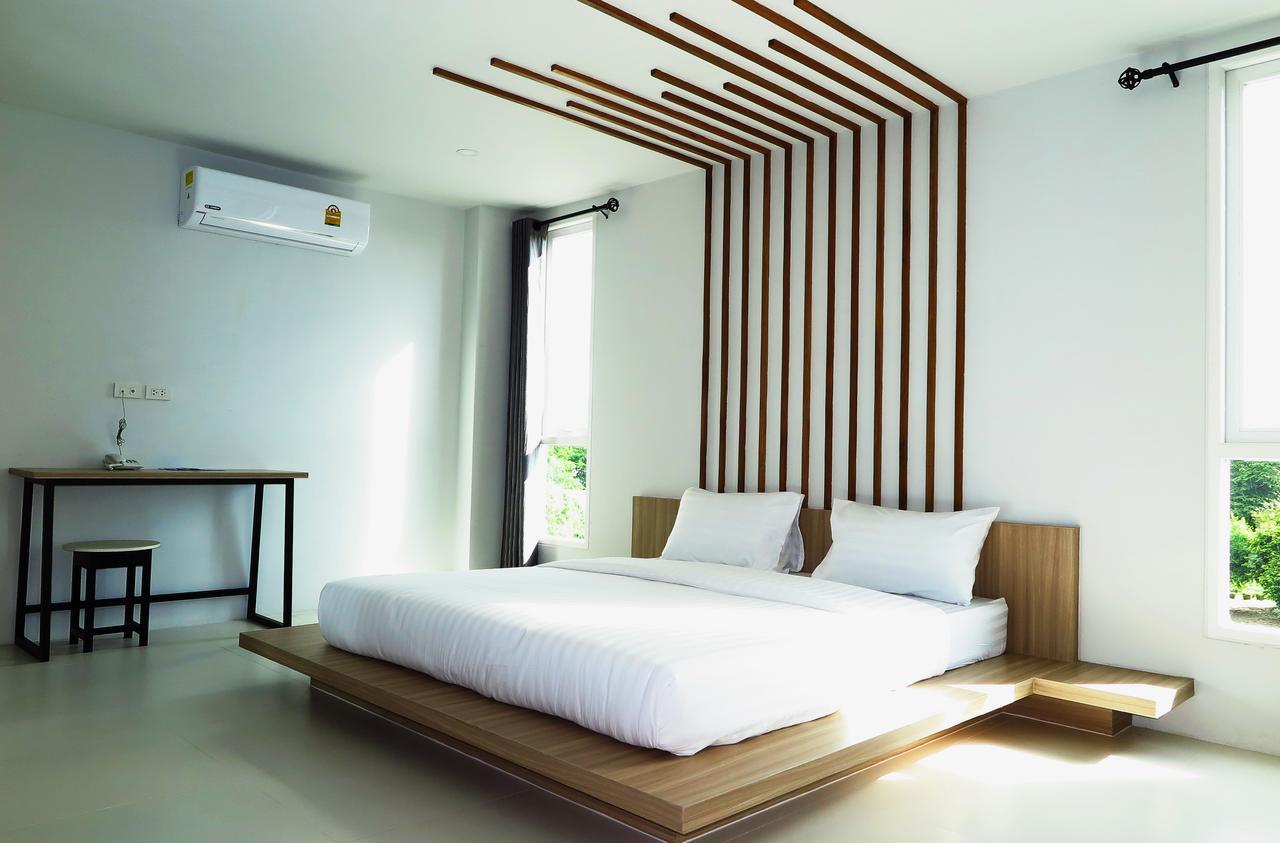 Phuket Marine Poshtel - Sha Plus Chalong Exteriör bild
