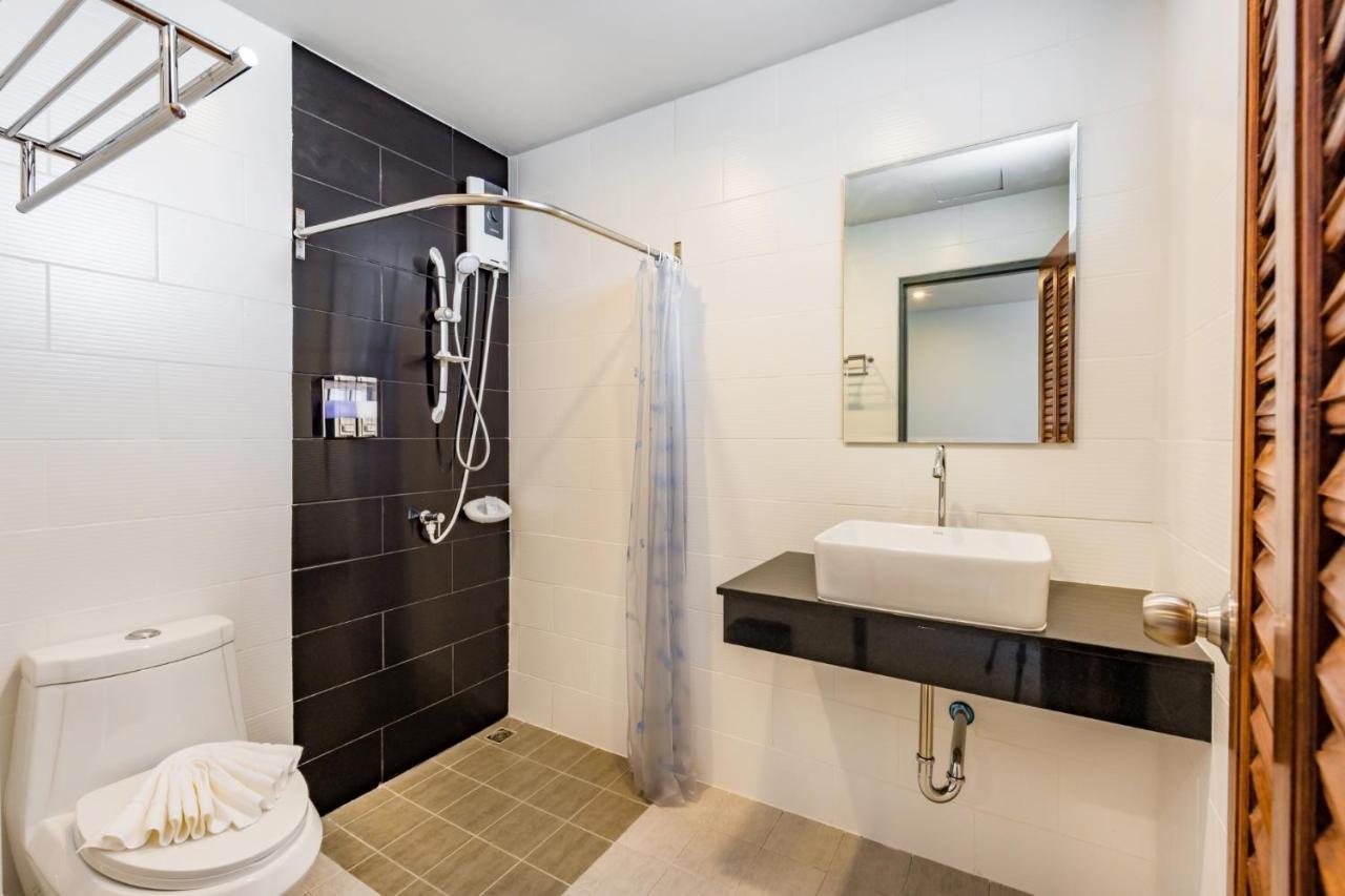 Phuket Marine Poshtel - Sha Plus Chalong Exteriör bild