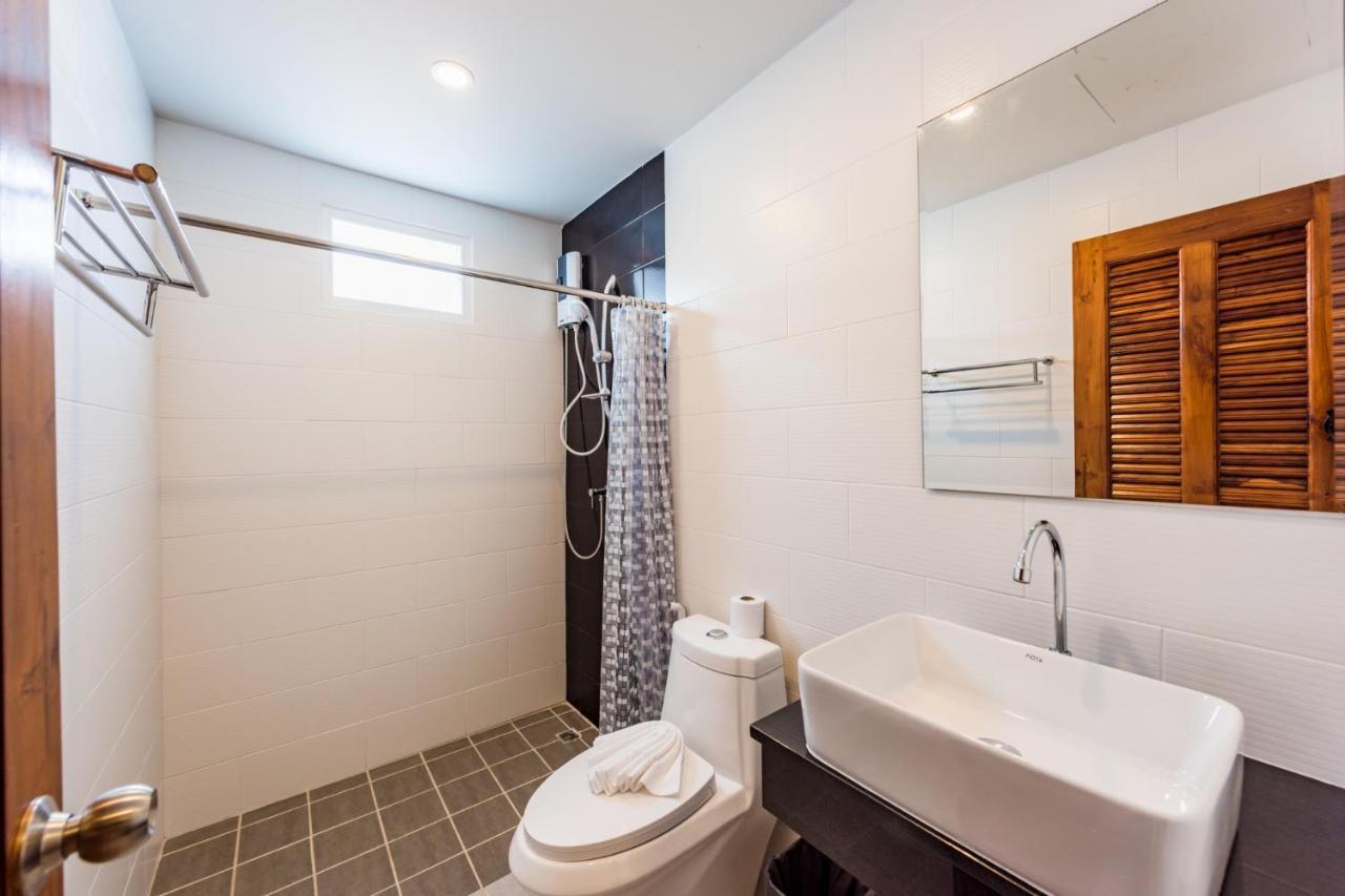Phuket Marine Poshtel - Sha Plus Chalong Exteriör bild
