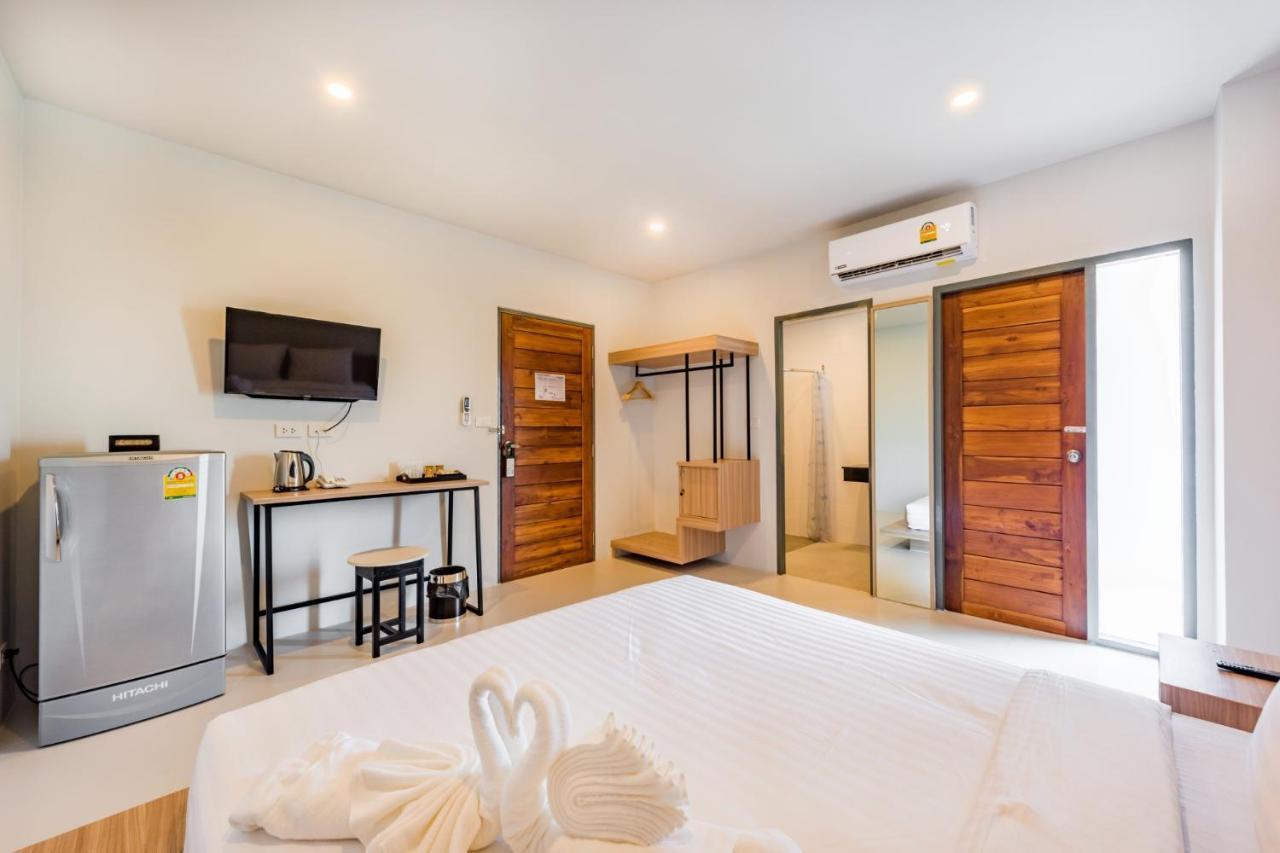 Phuket Marine Poshtel - Sha Plus Chalong Exteriör bild